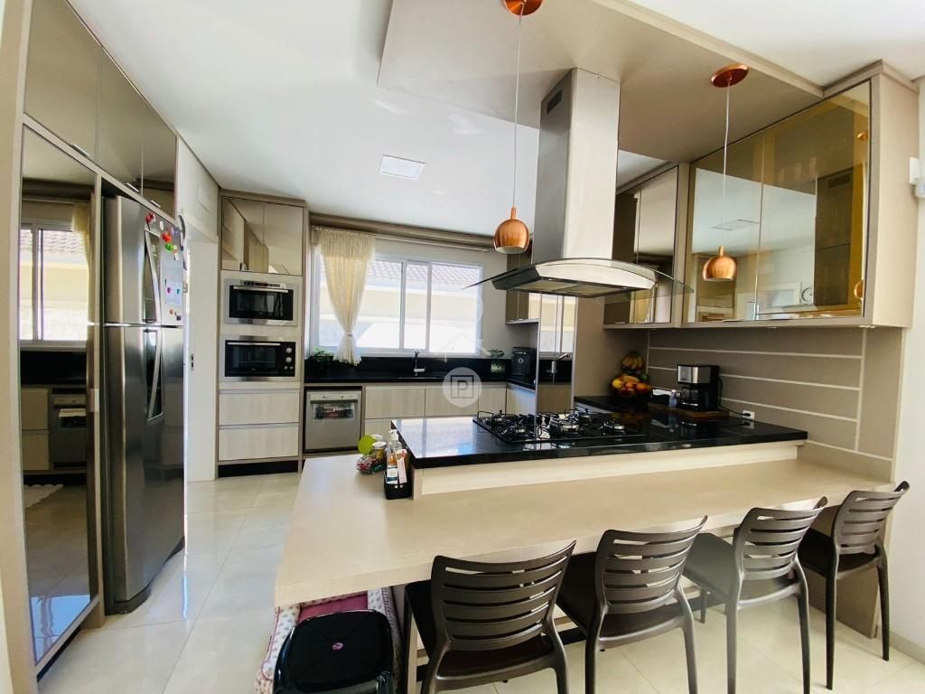 Casa em Pedra Branca, Palhoça. 3 quartos, 247m². Imagem 6 de 14